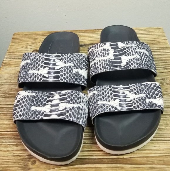 Vince Orion Python-Print Pool-Slide Black/White - Picture 2 of 7